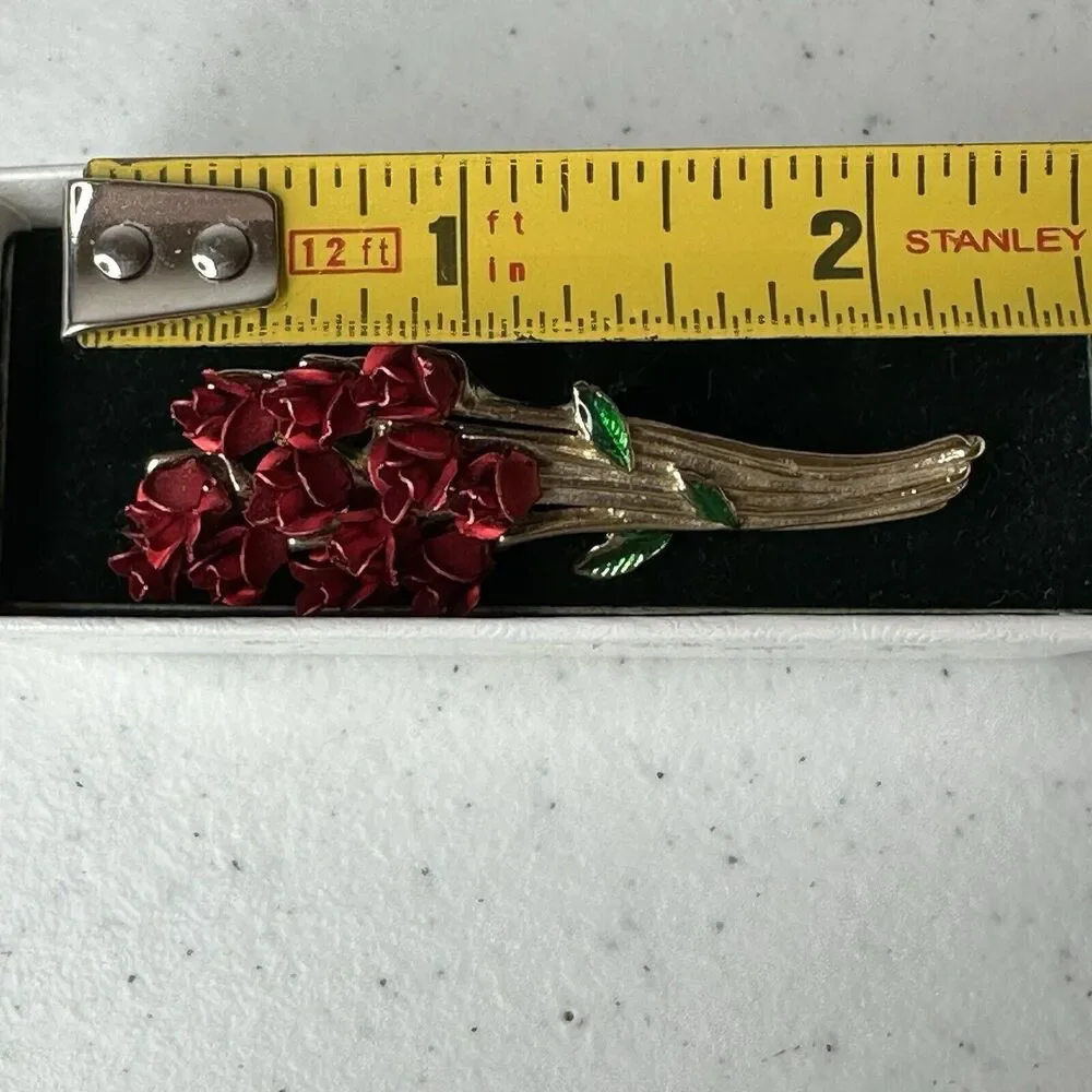 Vintage Brooch. Signed DMC 97. One Dozen Long‎ Stem Roses. Goldtone